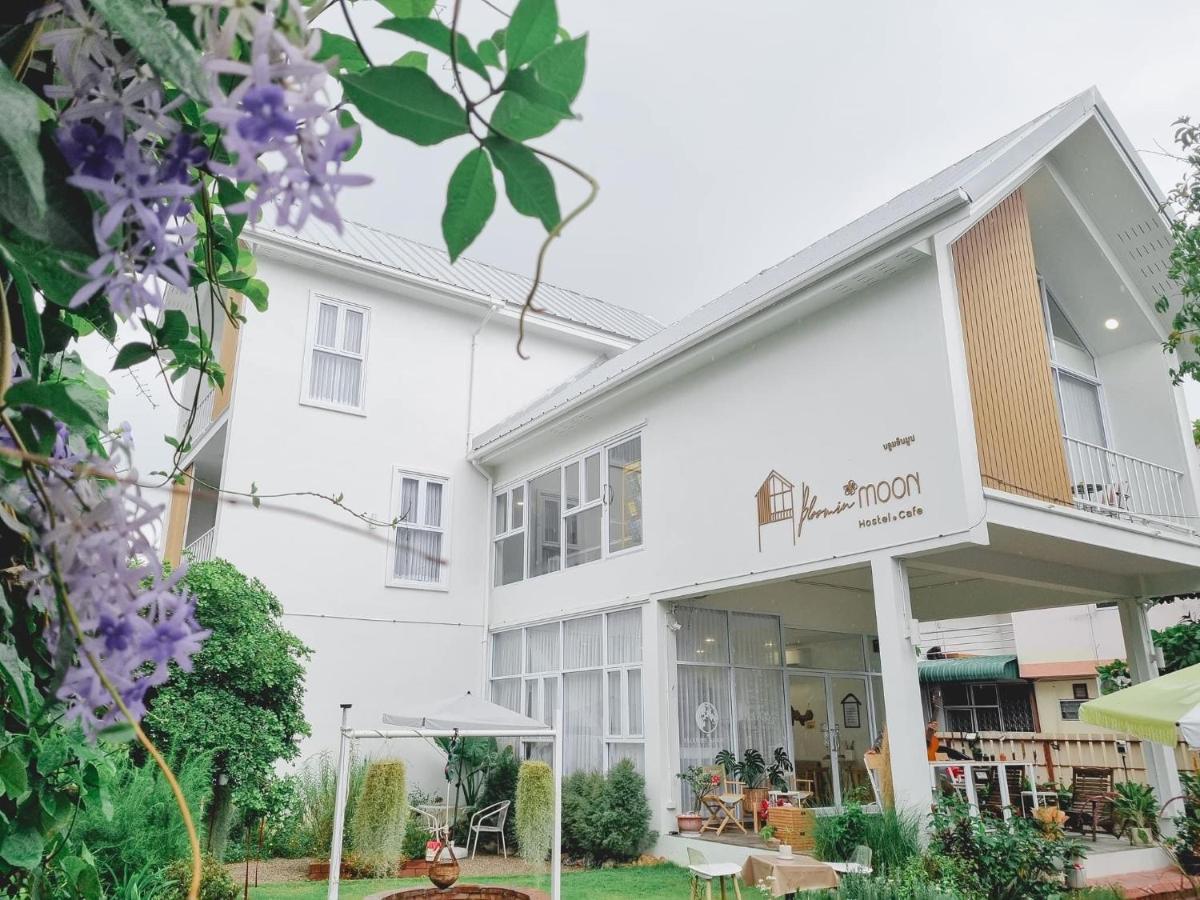 Bloomin' Moon Hostel & Cafe, Chiang Mai Old Town Eksteriør bilde